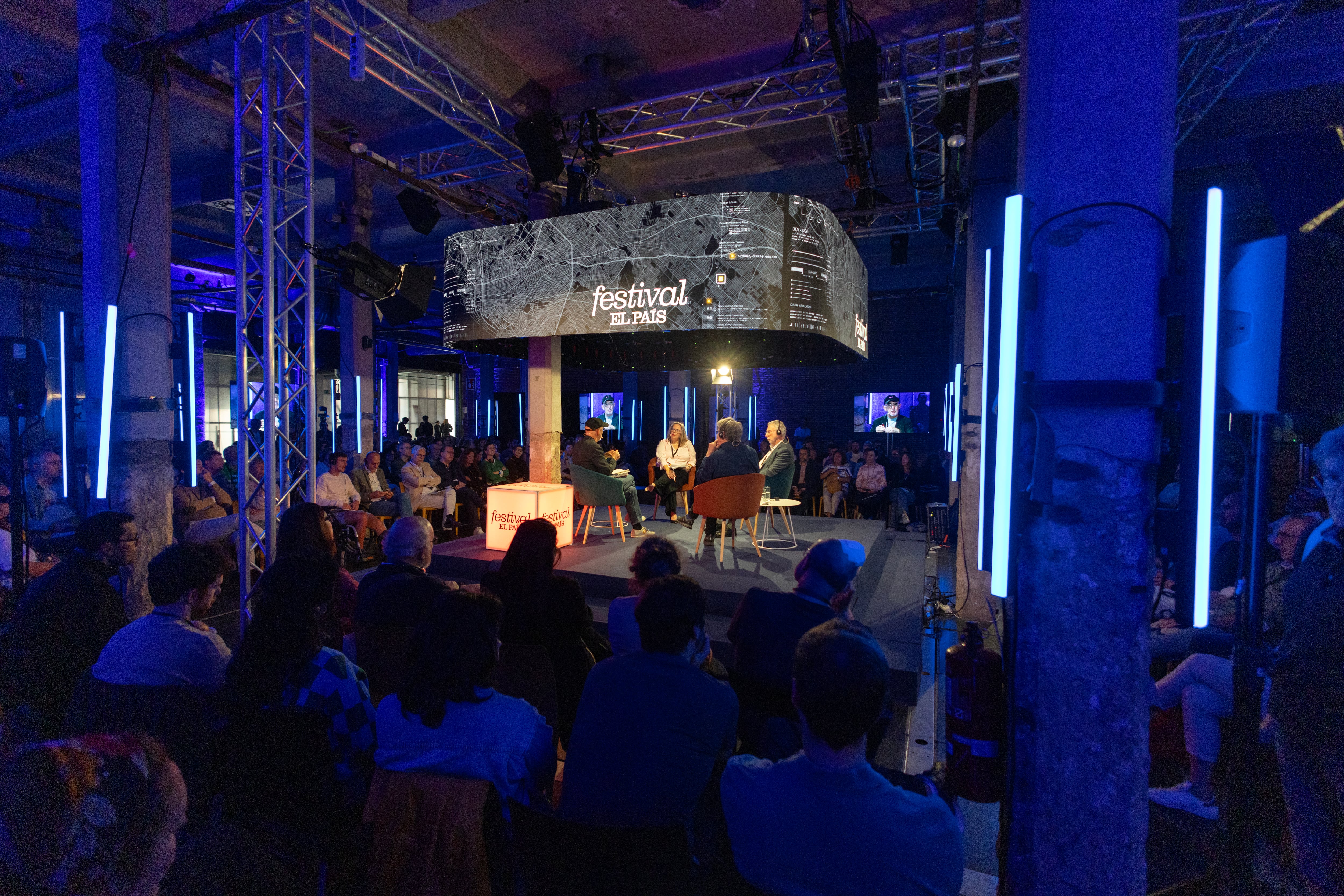 Imagen de la sala Columnas en Matadero, donde ha tenido lugar la charla durante el Festival El País. 