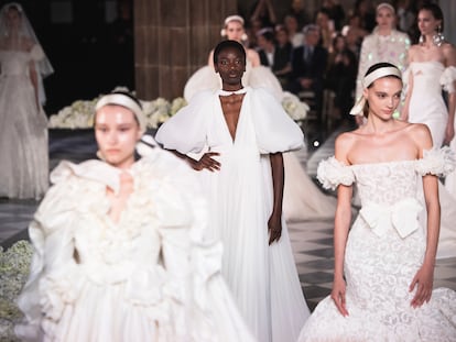 Desfile de la colección de novias de Giambattista Valli durante la Barcelona Bridal Week, el 18 de abril de 2024.