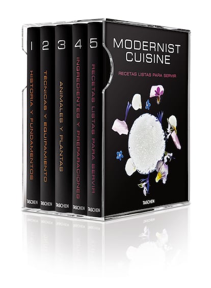 Estuche que contiene los cinco volúmenes más un manual de cocina, de 'Modernist Cuisine. El arte y la ciencia de la cocina' (Taschen).