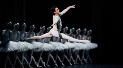 José Carlos Martínez, durante la representación de <i>El lago de los cisnes </i><b>en la Ópera de París.</b>