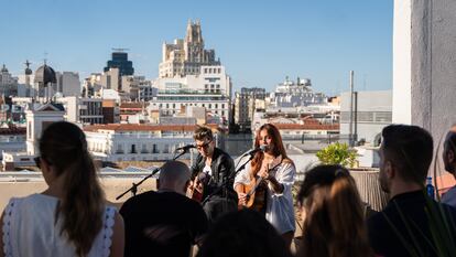 Mahou Cinco Estrellas ha firmado un acuerdo de 
colaboración con UMusic Hotel Madrid, que supone el inicio de una serie de experiencias conjuntas ligadas a la música, el ocio y la gastronomía. La primera de ellas es una fiesta preuvas el sábado.