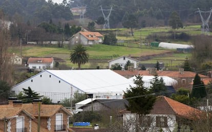 La carpa instalada en el Pazo de Drozo de Amancio Ortega, lista para la boda.