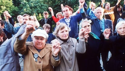 Ciudadanos de Tallin (Estonia) en la cadena celebrada en 1989.