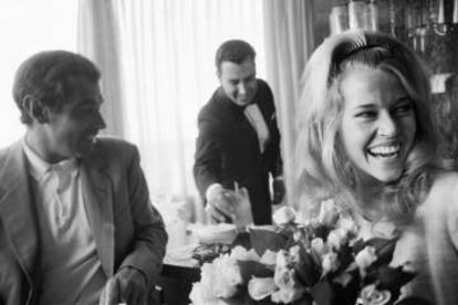 Jane Fonda junto a Roger Vadim en su boda en 1965.