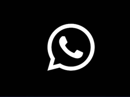 Modo oscuro de WhatsApp.