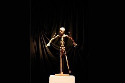 Una de las creaciones de Francisco Peralta. Las obras del marionetista muestran distintos sistemas de manipulación: hilos, engranajes y articulaciones, maquinarias, varillas, asas o peanas.
