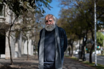 Roberto Merino, escritor y cronista chileno, en el sector oriente de Santiago, el 2 de septiembre de 2024.