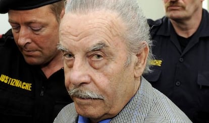 Josef Fritzl, a su llegada al tribunal en Sankt Poelten donde fue juzgado. 