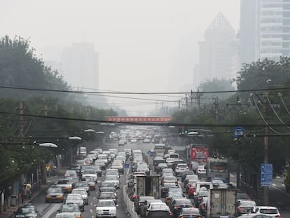 Contaminación en una avenida de Pekín, en julio de 2015.