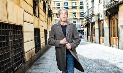 Fernando León de Aranoa, en el barrio madrileño de Lavapiés el 15 de mayo.