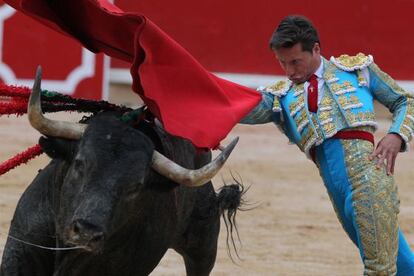 Diego Urdiales, en su segundo toro.