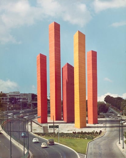 Torres de Satélite, de Luis Barragán y Mathias Goeritz.