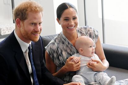 El hijo de los duques de Sussex es un niño muy simpático y risueño.