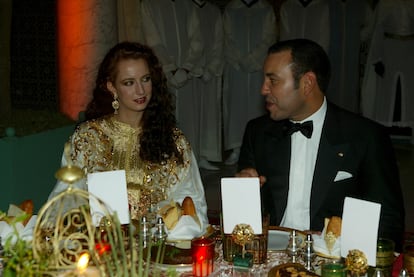 Salma Bennani y Mohammed VI en una cena en Marraquech (Marruecos), el 19 de septiembre de 2002. 