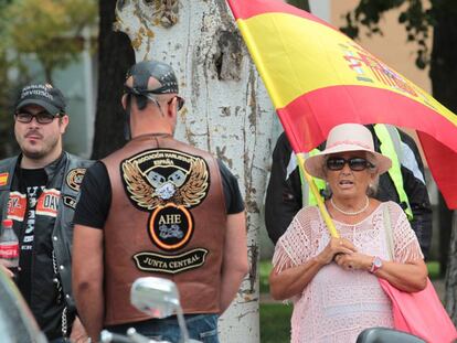 El alcalde de Brunete, en un ‘homenaje a los caídos’ organizado por grupos de moteros