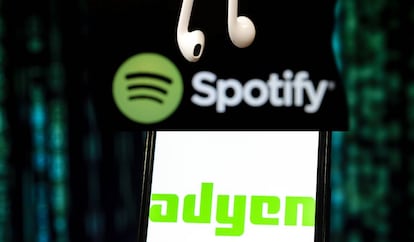 Logos de Spotify y Adyen, las dos startups europeas m&aacute;s pr&oacute;ximas a convertirse en un tit&aacute;n tecnol&oacute;gico, aquellas empresas que superan los 50.000 millones de d&oacute;lares de valoraci&oacute;n.