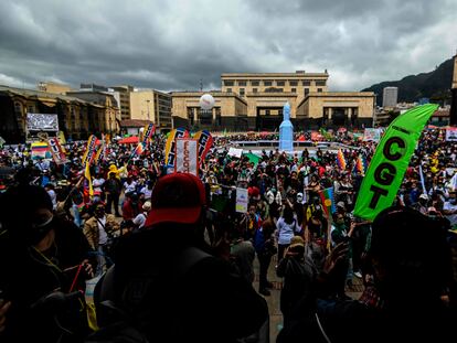 Manifestantes participan en el paro nacional en Bogotá, el pasado 21 de octubre.