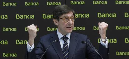 El presidente de Bankia José Ignacio Goirigolzarr,en rueda de prensa el plan estrategico de la entidad.