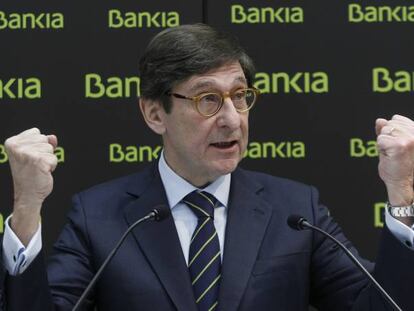 El presidente de Bankia José Ignacio Goirigolzarr,en rueda de prensa el plan estrategico de la entidad.