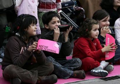 Niños en los actos de calle de La Noche de los Teatros de 2009