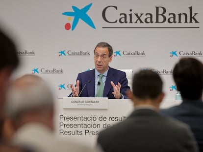 Gonzalo Gortázar, consejero delegado de CaixaBank, durante una rueda de prensa del banco.