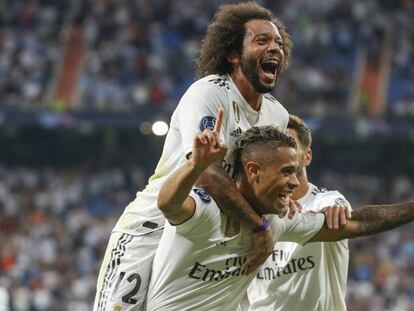 Marcelo se sube encima de Mariano tras el tercer gol.