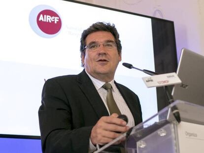 El presidente de la Airef, José Luis Escrivá, durante su intervención en un curso de la Universidad Internacional Menéndez Pelayo (UIMP).
