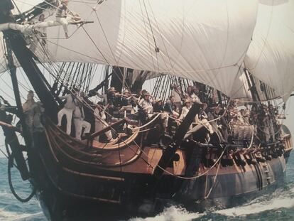 Imagen del rodaje de 'Master and Commander' con la 'Rose' convertida en la 'Surprise'.