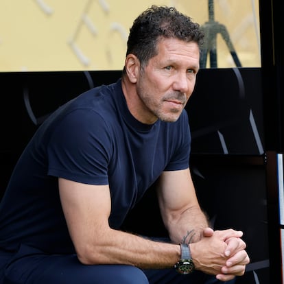 SEATTLE (United States), 19/06/2025.- Atletico Madrid's head coach Diego Simeone is seen before kick-off during the FIFA Club World Cup 2025 Group B match between Seattle Sounders and Atletico Madrid at Lumen Field in Seattle, Washington, USA, 19 June 2025. (Mundial de Fútbol) EFE/EPA/JOHN G. MABANGLO