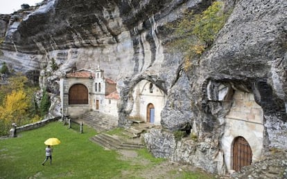 Ermita-gruta de San Bernabé, en la Merindad de Sotoscueva.