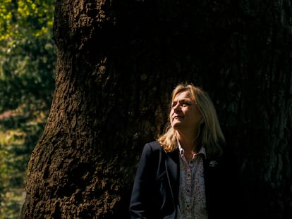 La bióloga Kathy Willis, retratada en el parque St. James de Londres.