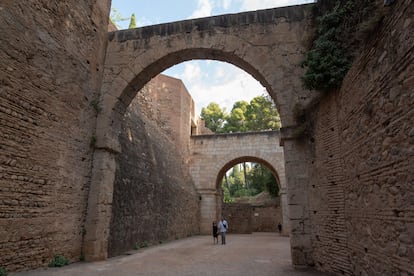 La Cuesta de los Chinos, el acceso medieval que comunica la Alhambra con el Albaicín.