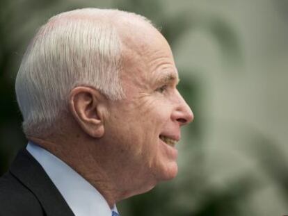 El senador republicano, John McCain.