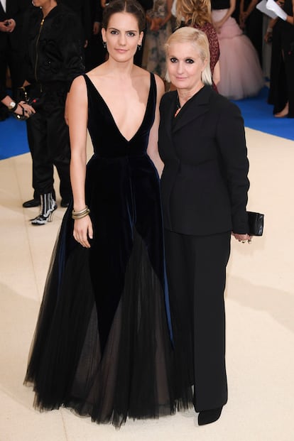 Maria Grazia Chiuri (Dior) posó con su hija Rachele Regini.