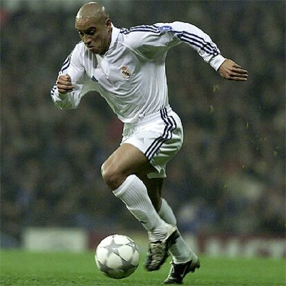 Roberto Carlos, en un partido del Real Madrid en la Liga de Campeones.