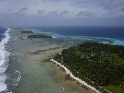 Vista parcial de los 97 islotes que forman el atolón Kwajalein.