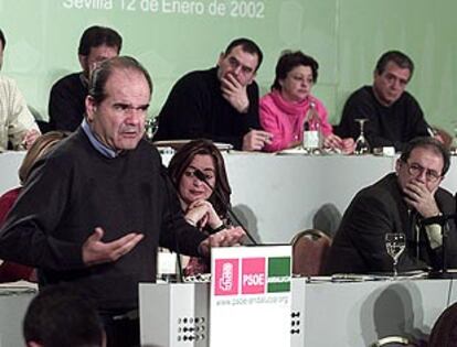 Manuel Chaves, en un momento de su intervención ante el comité director.