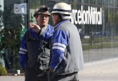 Trabajadores en la planta de Arcelor en Lieja (Bélgica)