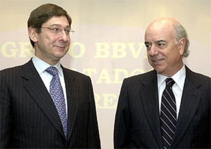 José Ignacio Goirigolzarri (a la izquierda) y Francisco González, ayer tras la presentación de resultados.