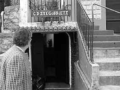 Entrada de la sociedad gastronómica Ategorrieta, en San Sebastián.