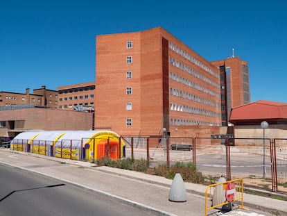 Hospital de campaña que sirve como ampliación del Arnau de Vilanova en Lleida