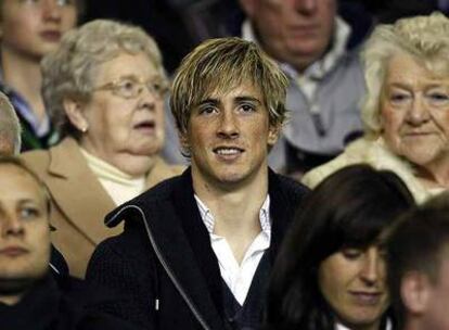 Fernando Torres, en la grada de Anfield.