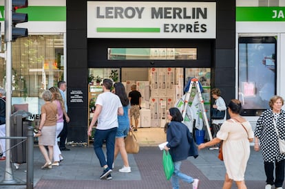 Entrada de una tienda de Leroy Merlin en el centro de Madrid.