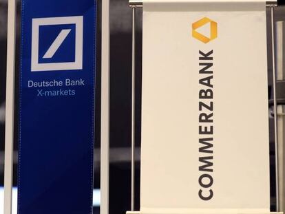Cartelería de Deutsche Bank y Commerzbank en la Bolsa de Fráncfort. 