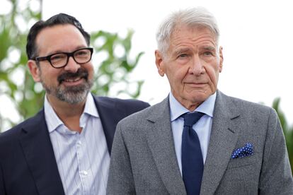 Director James Mangold and Harrison Ford