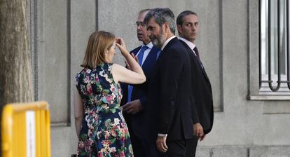 Ana Pastor, presidenta del Congreso, Carlos Lesmes, presidente del Tribunal Supremo y P&iacute;o Garc&iacute;a Escudero, presidente del Senado este jueves antes de reunirse con Rajoy.  