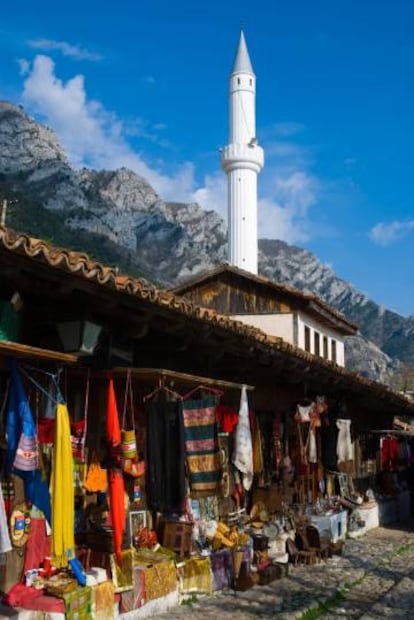 Puestos en el bazar de Krujë, en Albania.