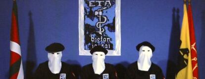 Los tres actuales jefes de ETA el día que anunciaron la última tregua.