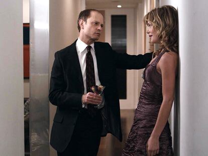 David Hyde Pierce y Annie Campbell, en <i>El perfecto anfitrión.</i>