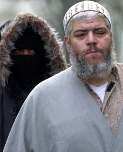 Foto tomada en febrero de 2003 de Abu Hamza.